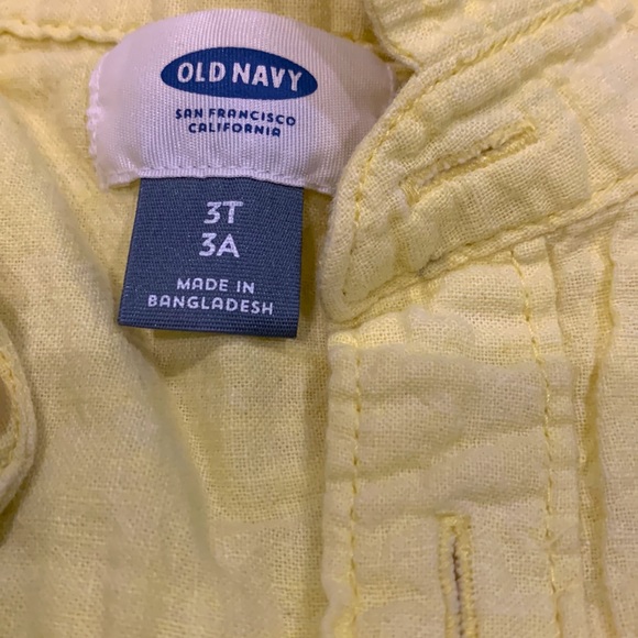 Old Navy Button-Down Toddler Linen Shirt in 3T Yellow - Picture 3 of 5